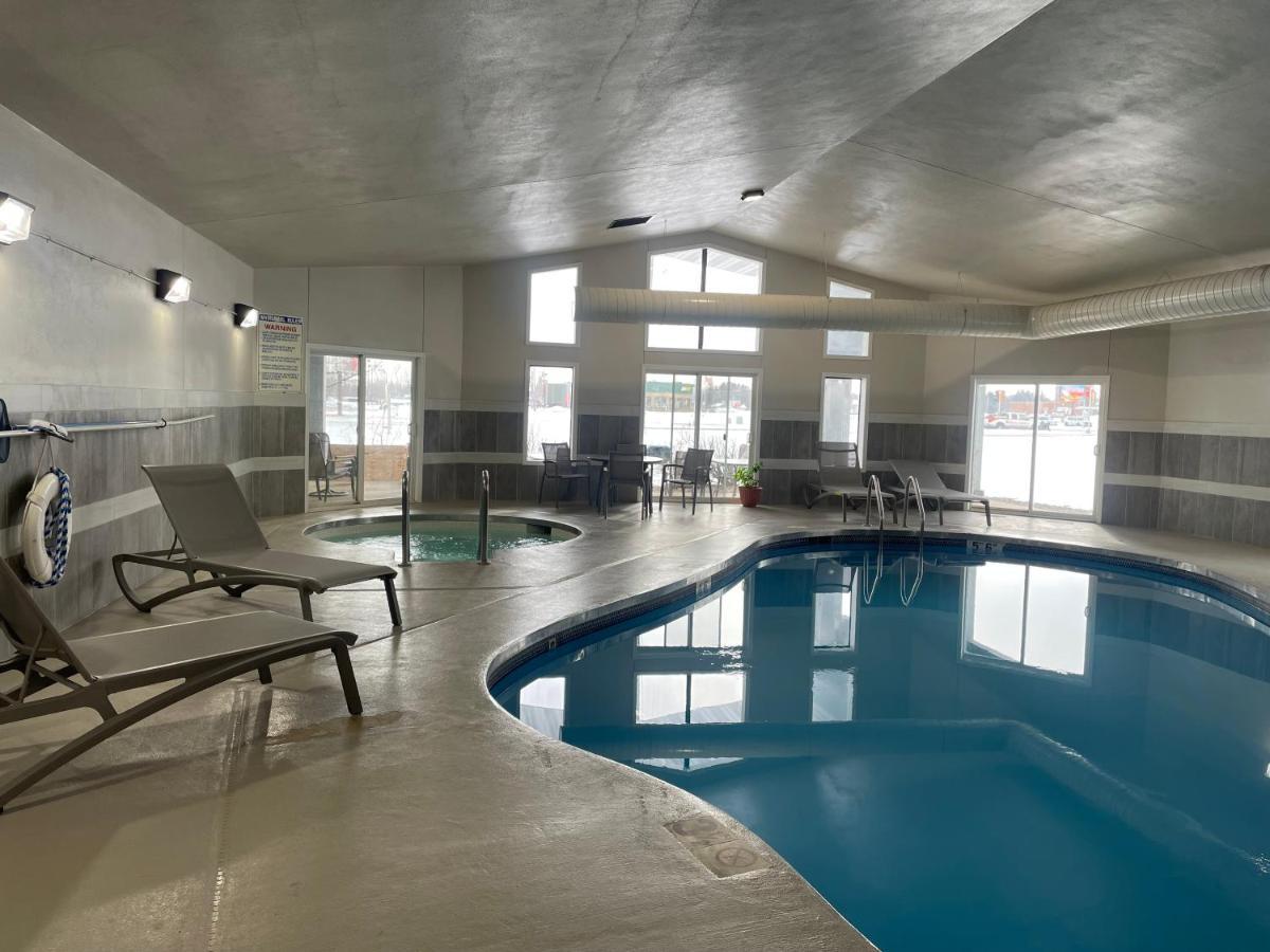 Clarion Pointe Hotel Tomah Luaran gambar