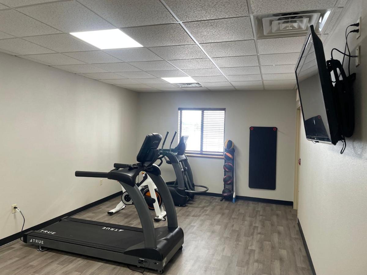 Clarion Pointe Hotel Tomah Luaran gambar