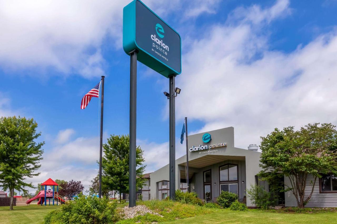 Clarion Pointe Hotel Tomah Luaran gambar