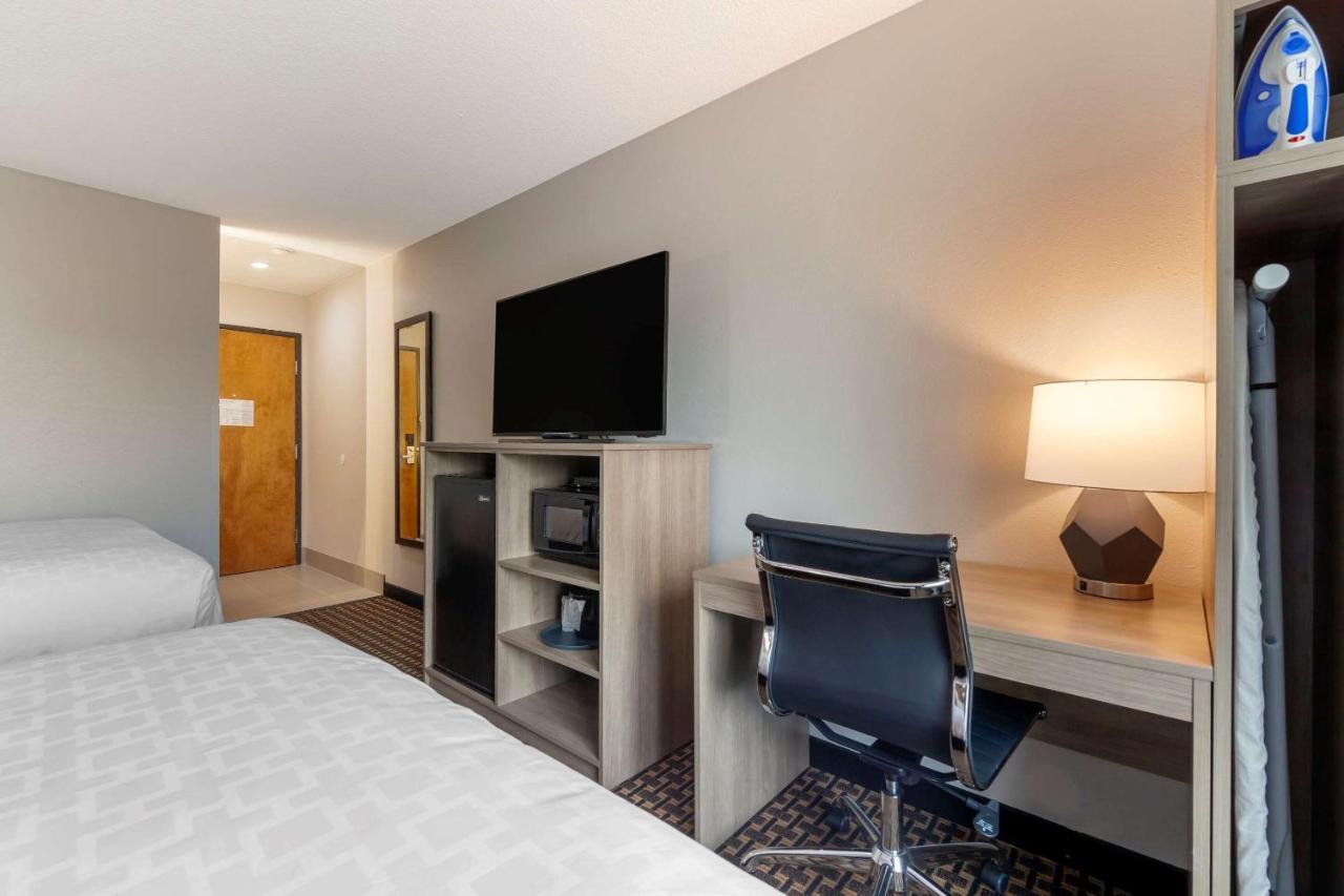 Clarion Pointe Hotel Tomah Luaran gambar