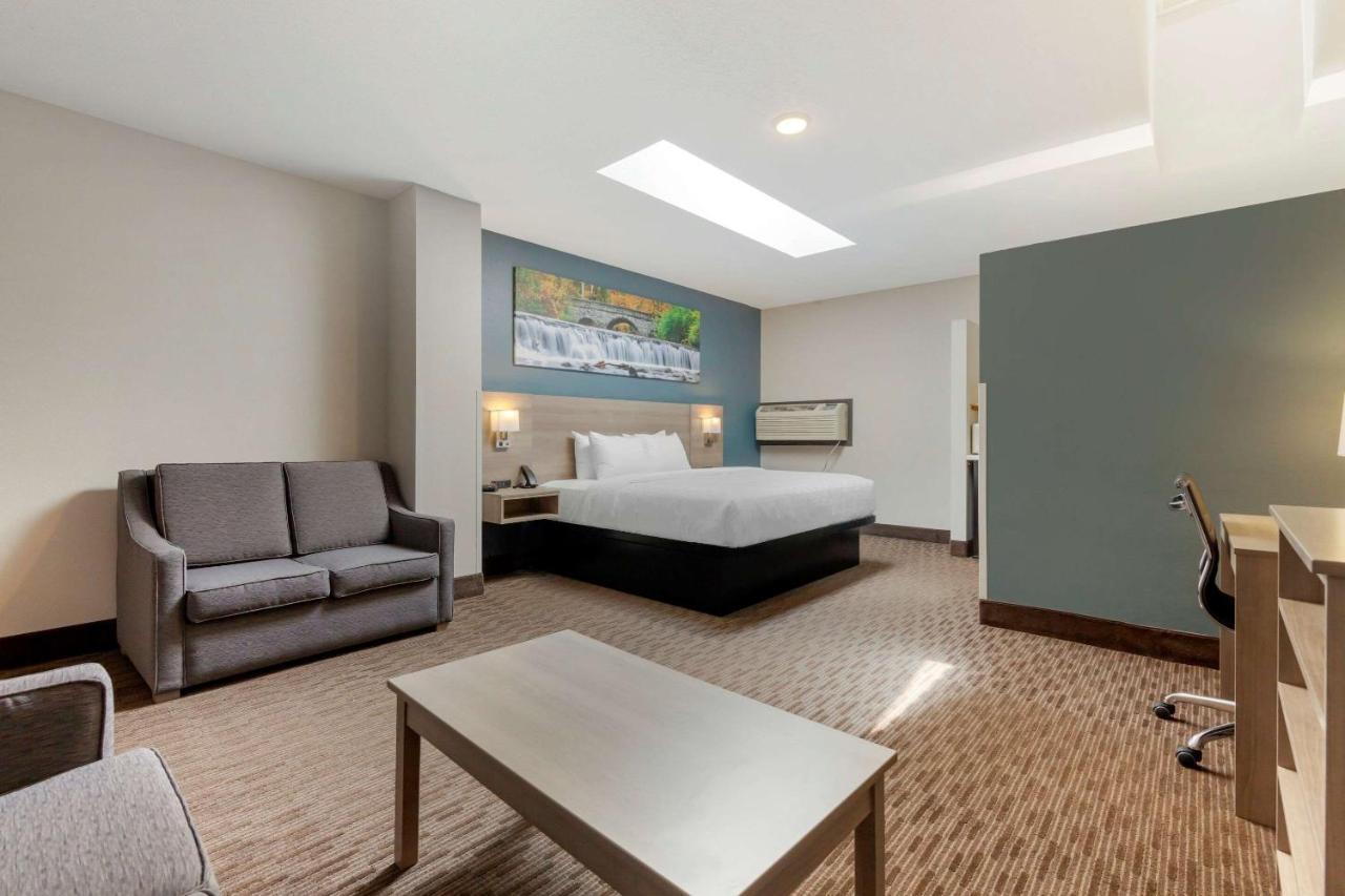 Clarion Pointe Hotel Tomah Luaran gambar
