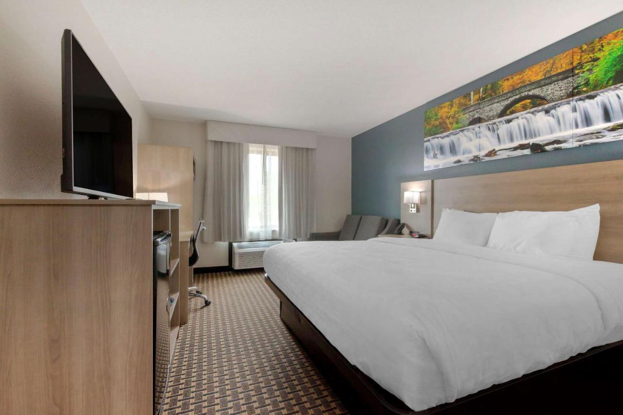 Clarion Pointe Hotel Tomah Luaran gambar