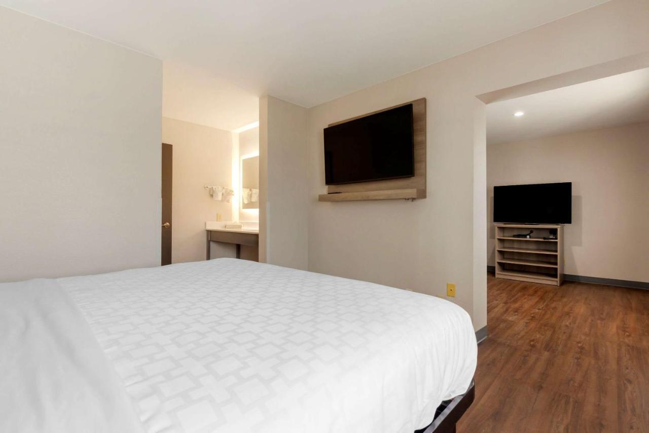 Clarion Pointe Hotel Tomah Luaran gambar