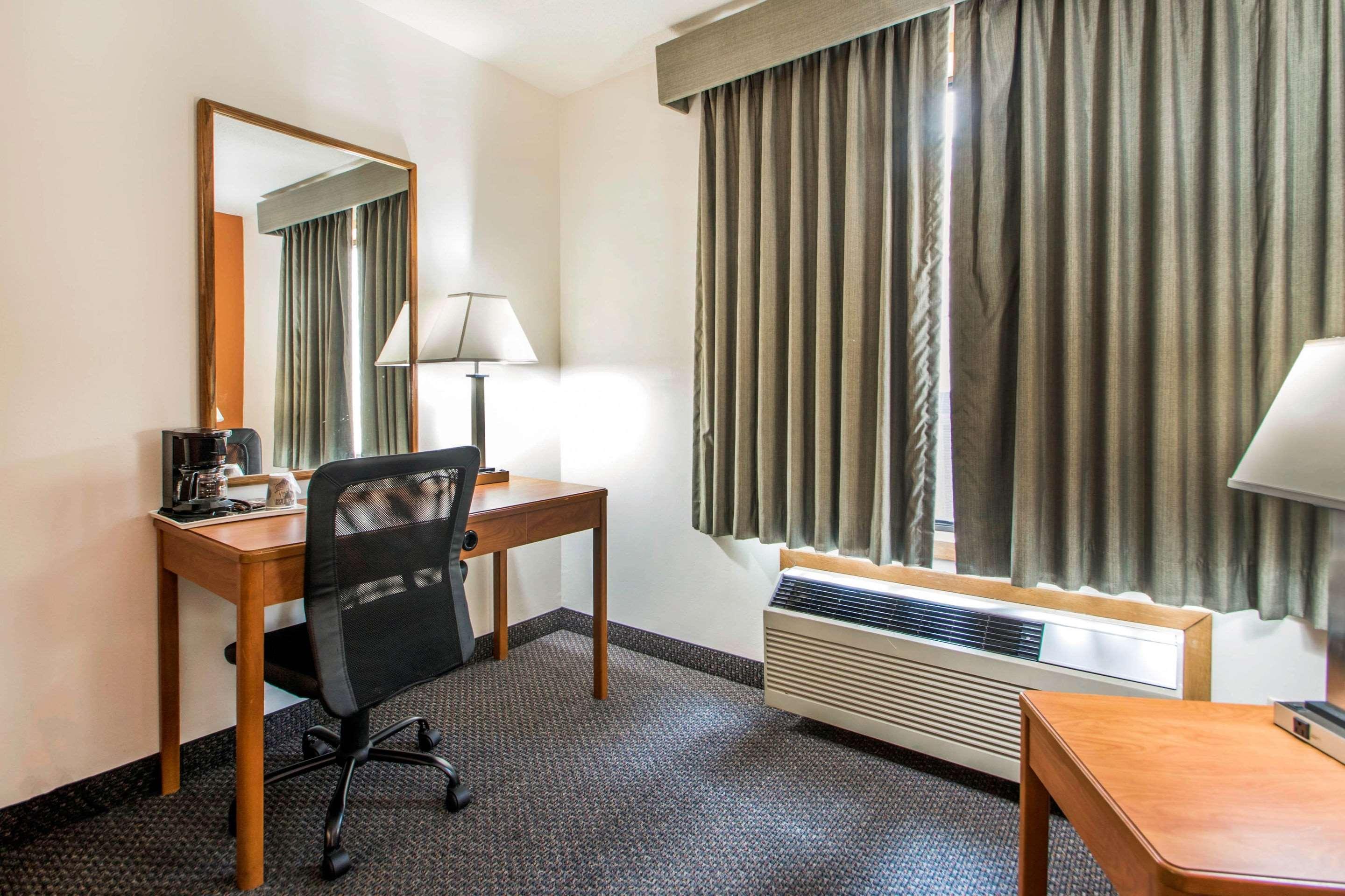 Clarion Pointe Hotel Tomah Luaran gambar
