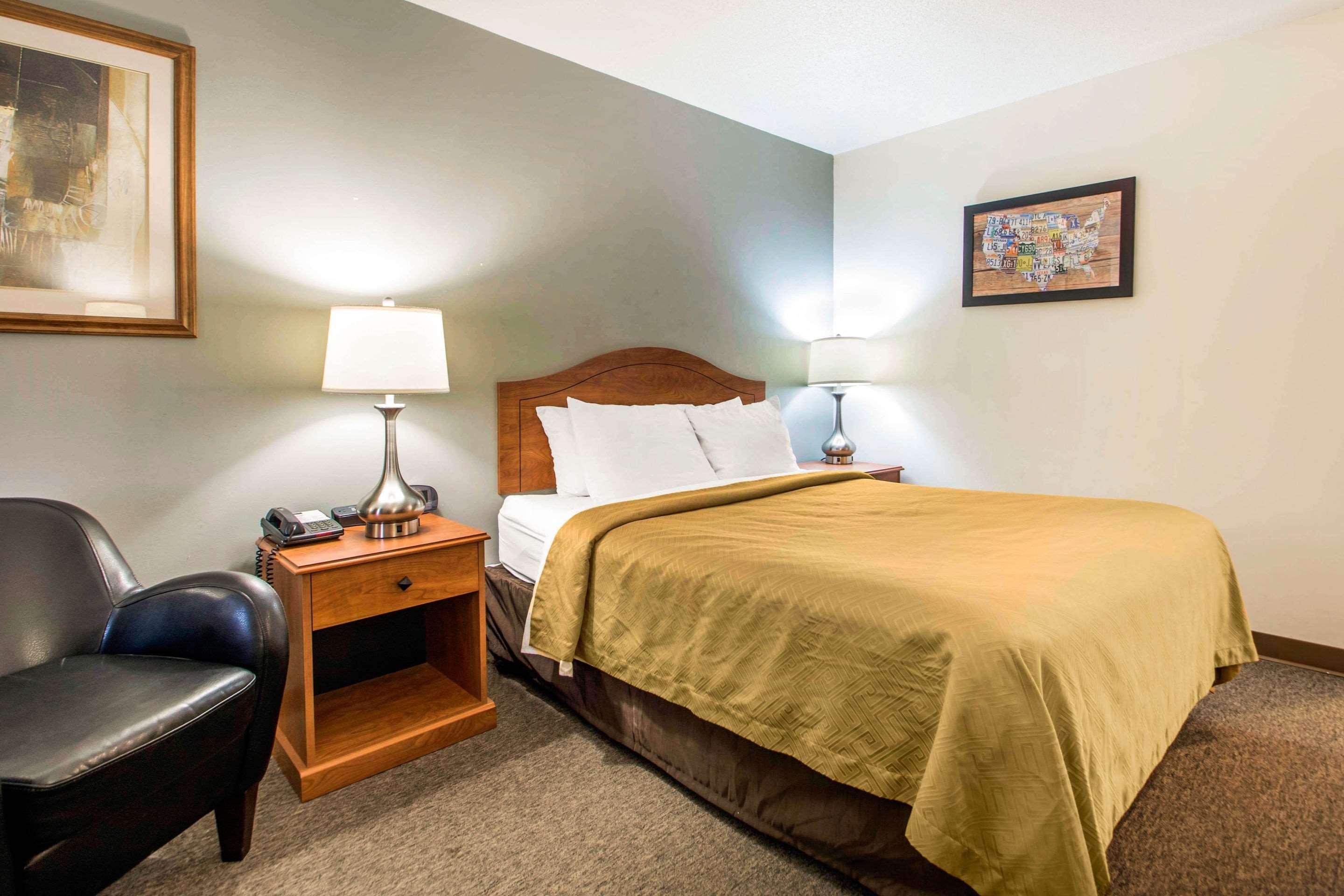 Clarion Pointe Hotel Tomah Luaran gambar