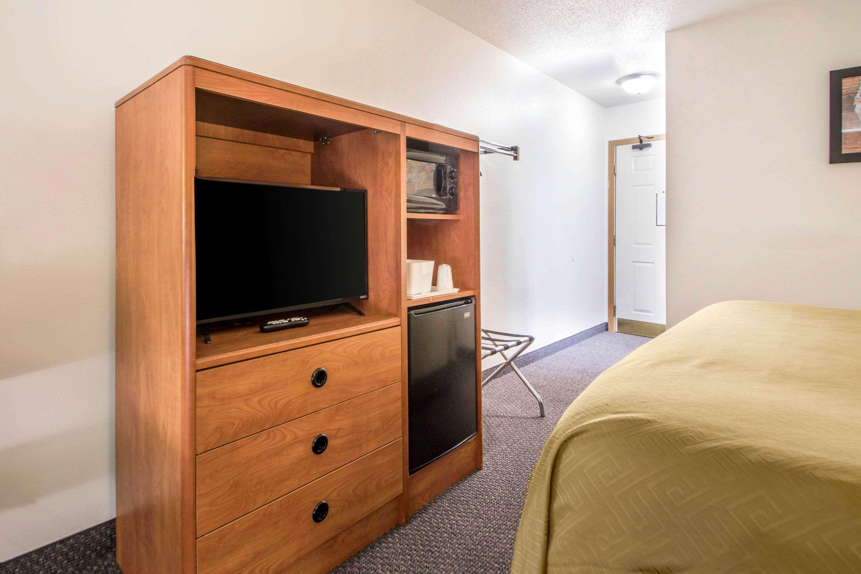 Clarion Pointe Hotel Tomah Luaran gambar