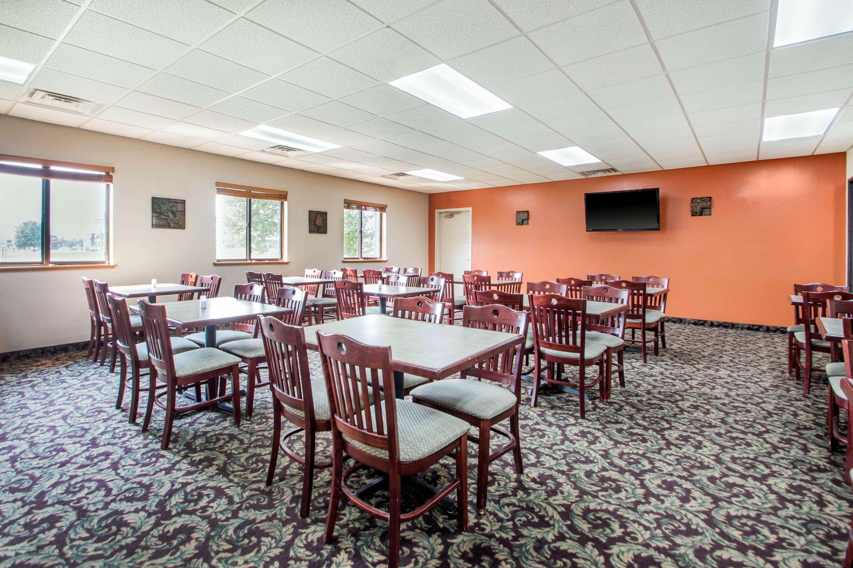 Clarion Pointe Hotel Tomah Luaran gambar