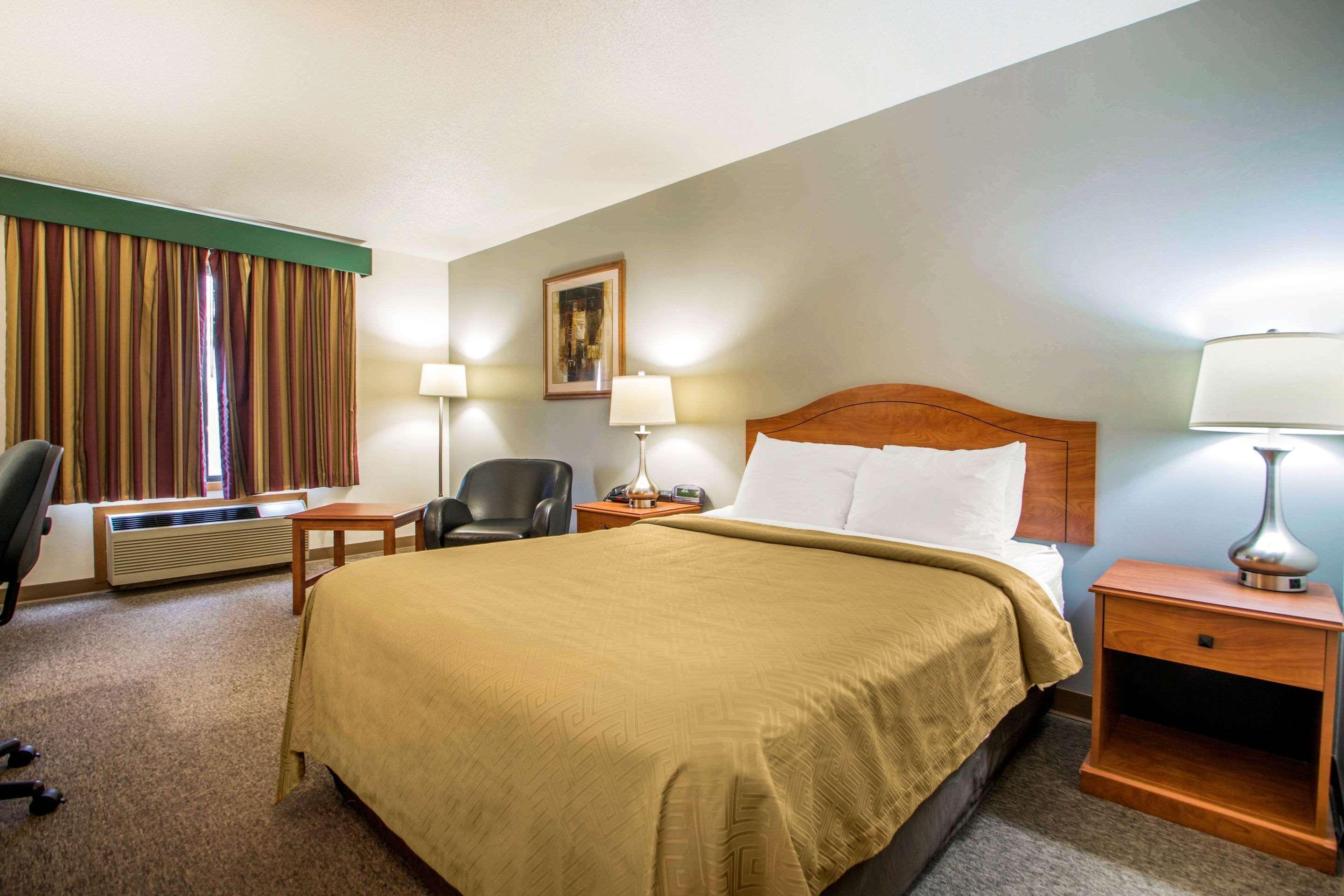 Clarion Pointe Hotel Tomah Luaran gambar