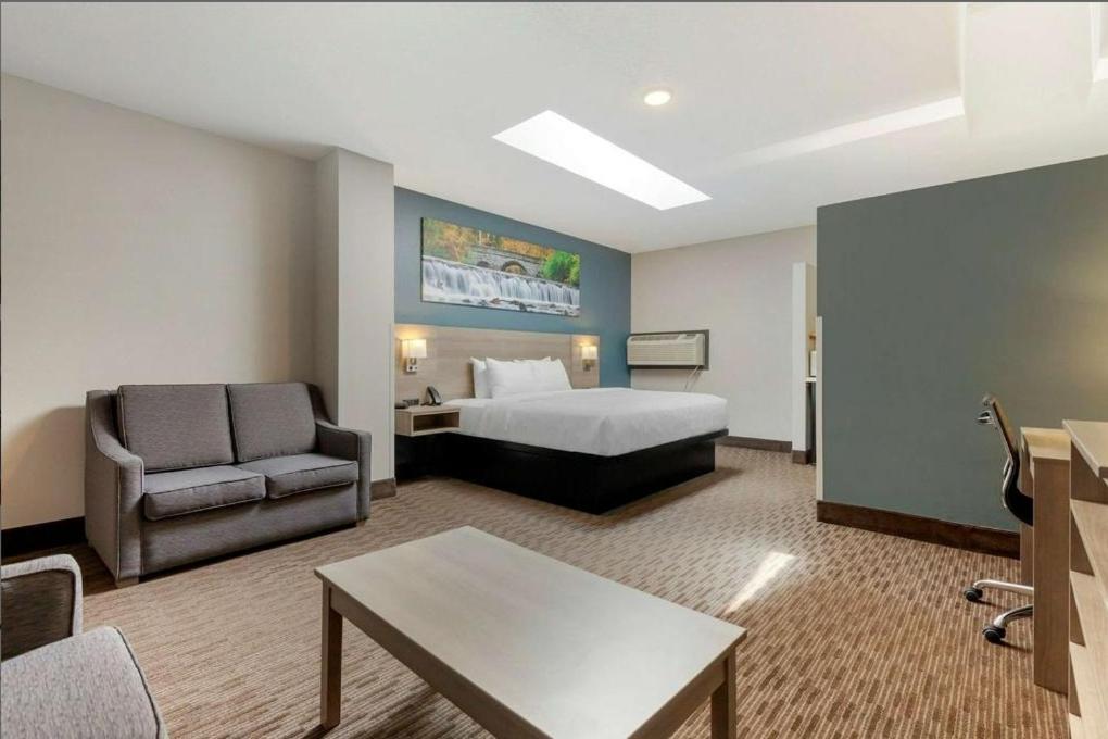 Clarion Pointe Hotel Tomah Luaran gambar