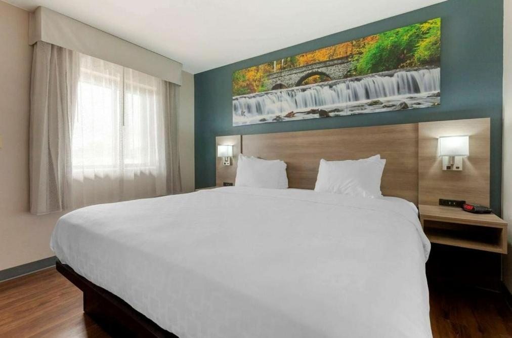 Clarion Pointe Hotel Tomah Luaran gambar