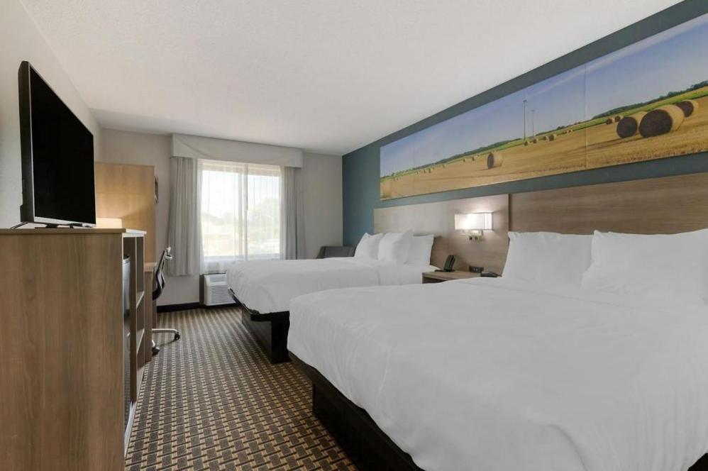 Clarion Pointe Hotel Tomah Luaran gambar