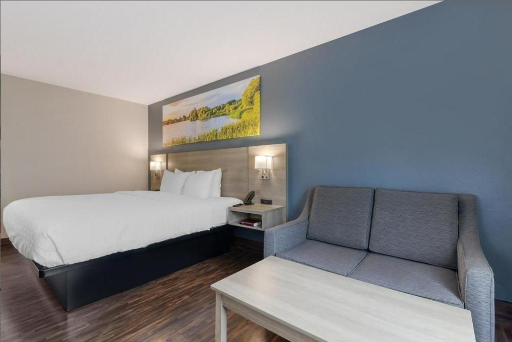 Clarion Pointe Hotel Tomah Luaran gambar
