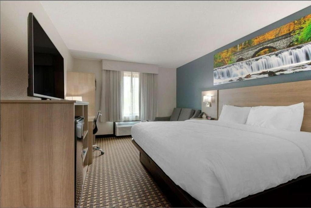 Clarion Pointe Hotel Tomah Luaran gambar